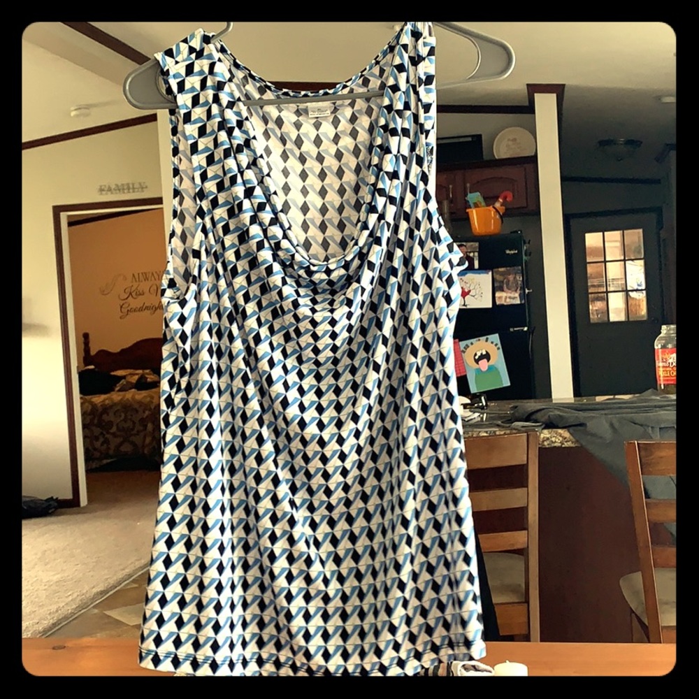 Sleeveless tank